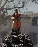 Fontaine sur la place de l'église