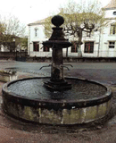 Fontaine sur la place du Pradel