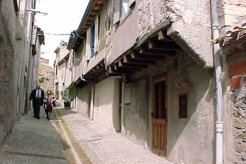 Cliquez dans la photo pour revenir aux photos de la voirie urbaine et rurale montolivaine